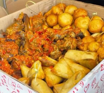 Savoury & Indulgence Food Box